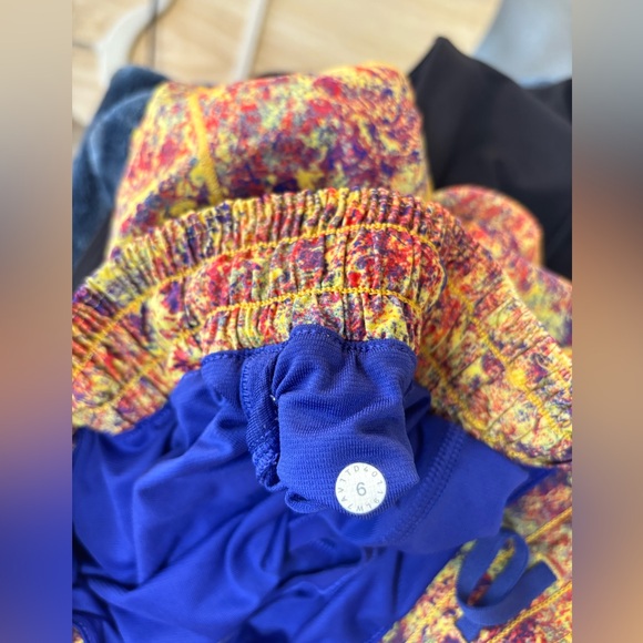 Lululemon SeaWheeze⚡️Hotty Hot High-Rise Lined Short 4" Long⚡️Woodland Sprint⚡️6 - Picture 8 of 15